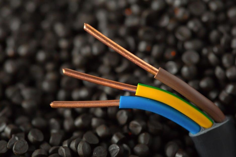 Cambio y reparación de enchufes, interruptores y cableado dañado o antiguo