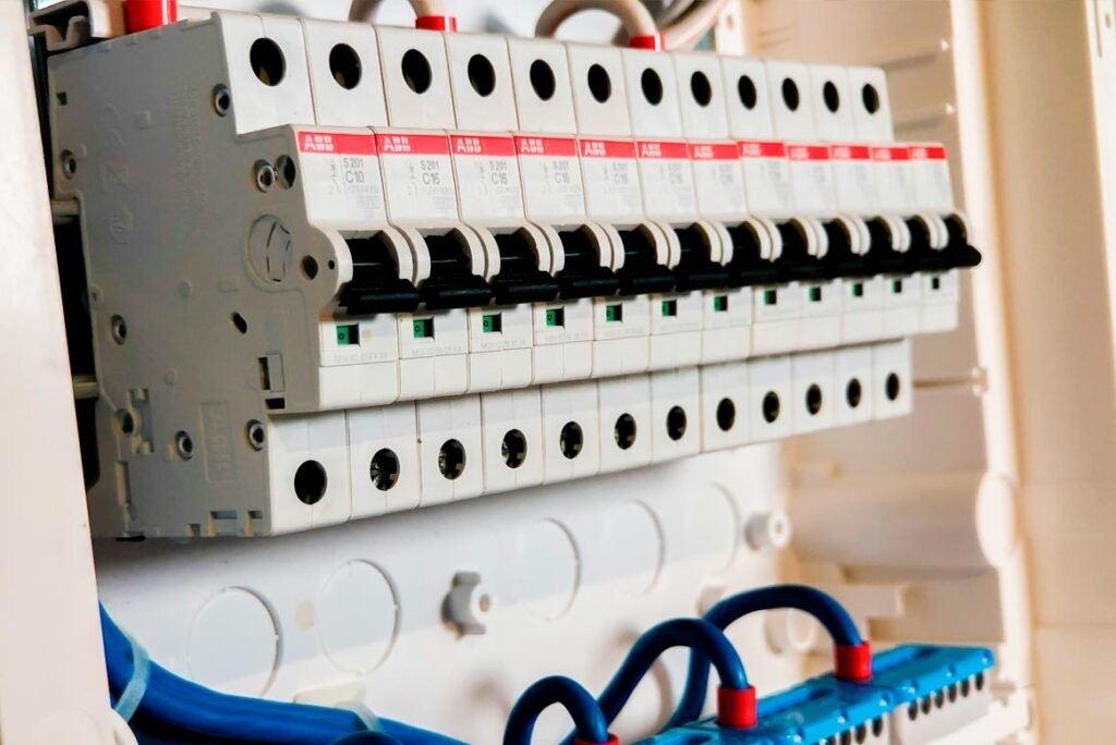Instalación y reparación de tableros eléctricos en Valparaíso